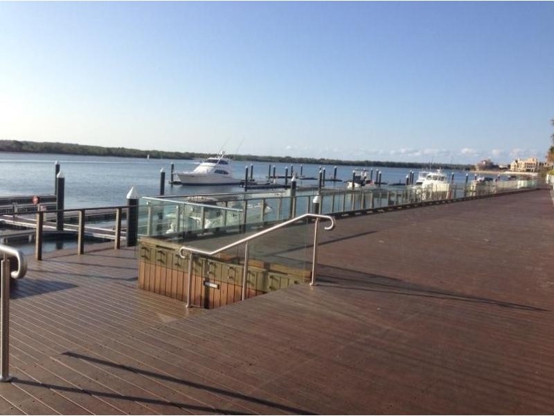 4 Marina Prom, Paradise Point QLD 4216
