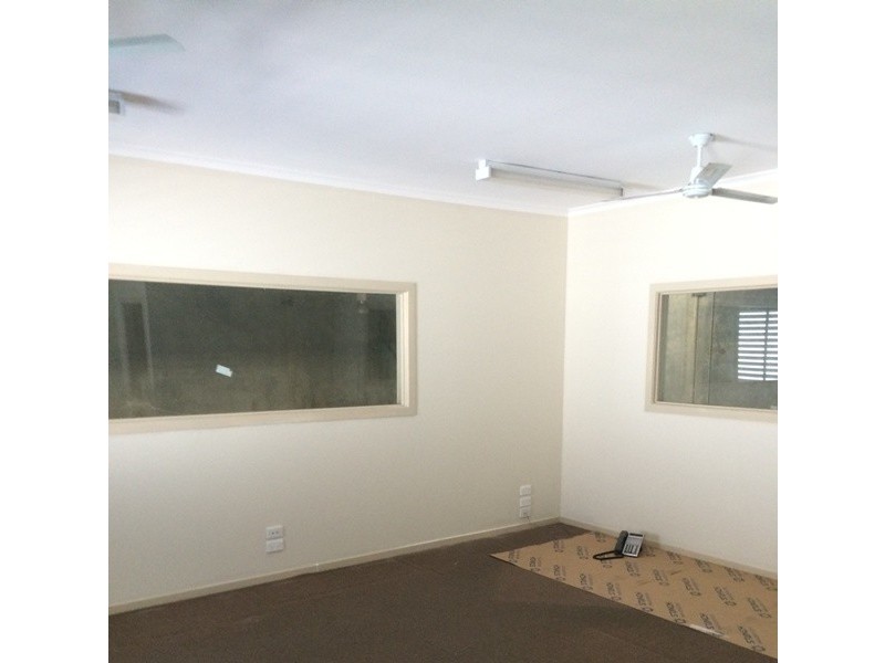 1/4 Reichert Drive, Molendinar QLD 4214