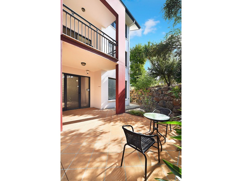 1/492 Christine Avenue, Robina QLD 4226