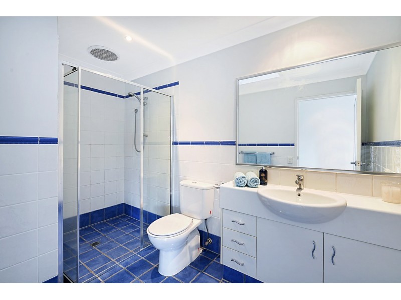 1/492 Christine Avenue, Robina QLD 4226