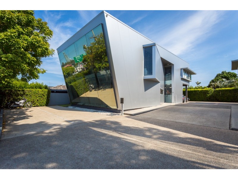 16 Ashmore Road, Bundall QLD 4217