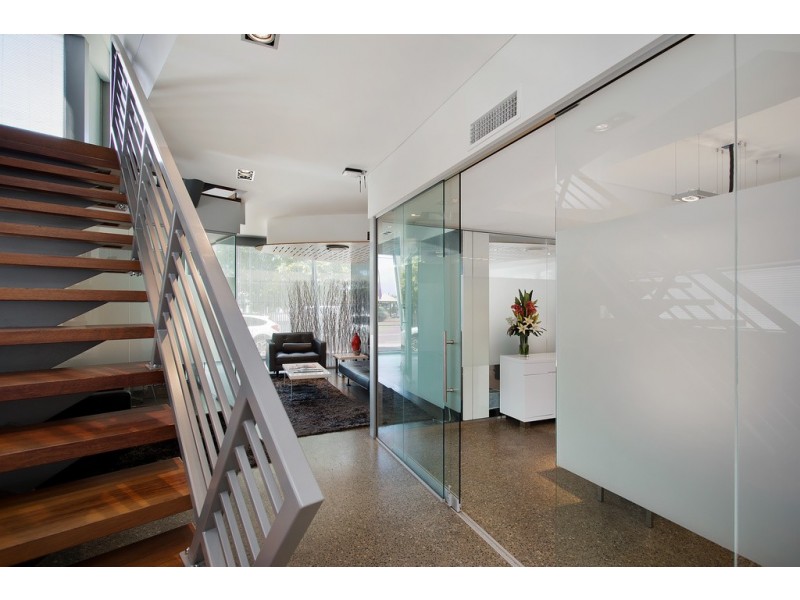 16 Ashmore Road, Bundall QLD 4217