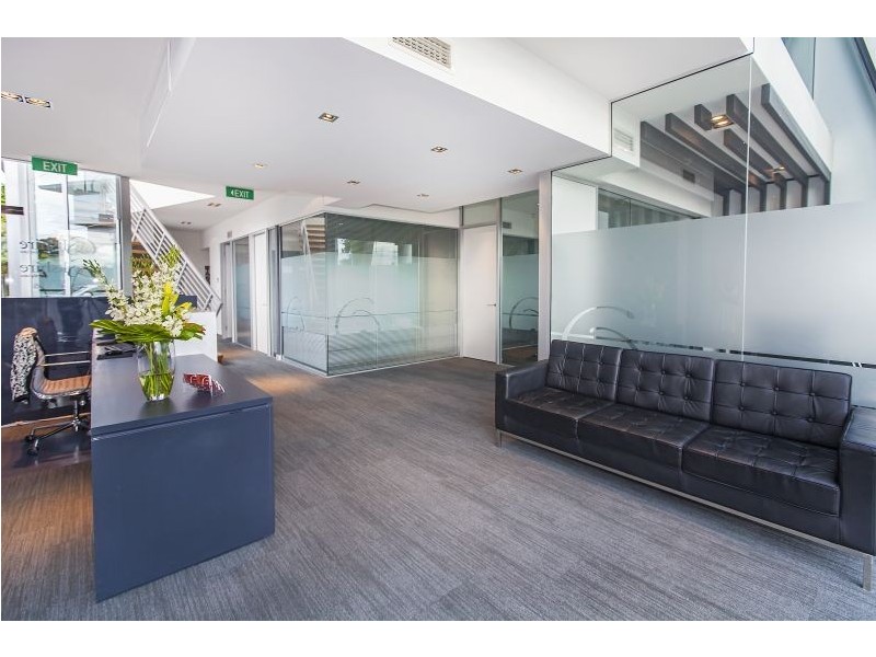 16 Ashmore Road, Bundall QLD 4217