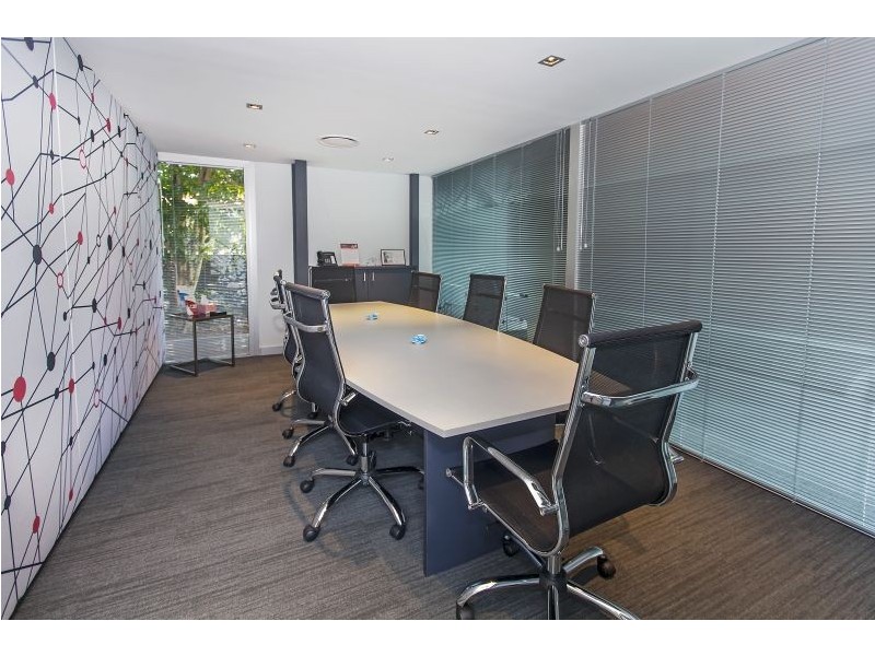 16 Ashmore Road, Bundall QLD 4217