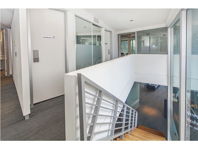 16 Ashmore Road, Bundall QLD 4217