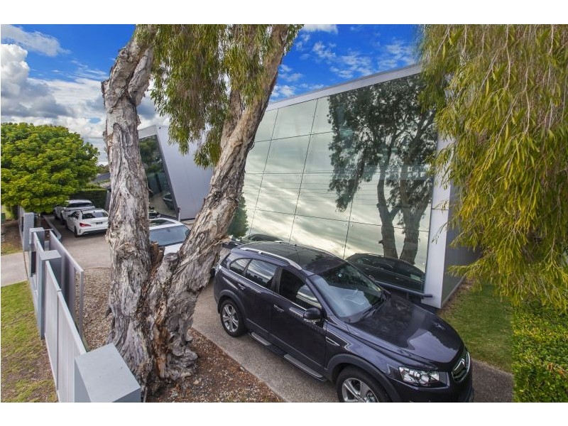 16 Ashmore Road, Bundall QLD 4217