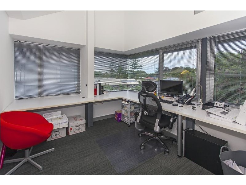 16 Ashmore Road, Bundall QLD 4217