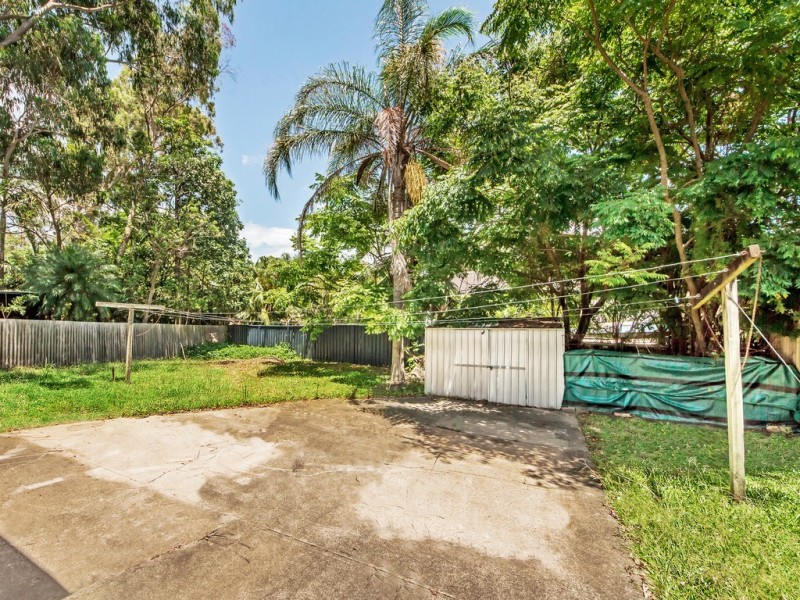 27 Caroline Avenue, Southport QLD 4215