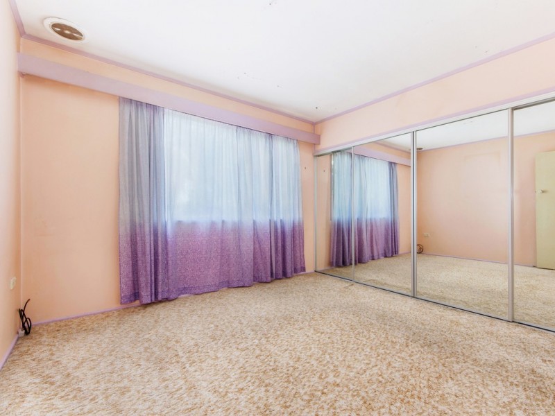 27 Caroline Avenue, Southport QLD 4215