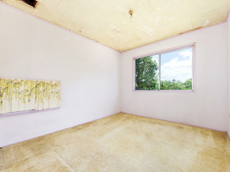 27 Caroline Avenue, Southport QLD 4215