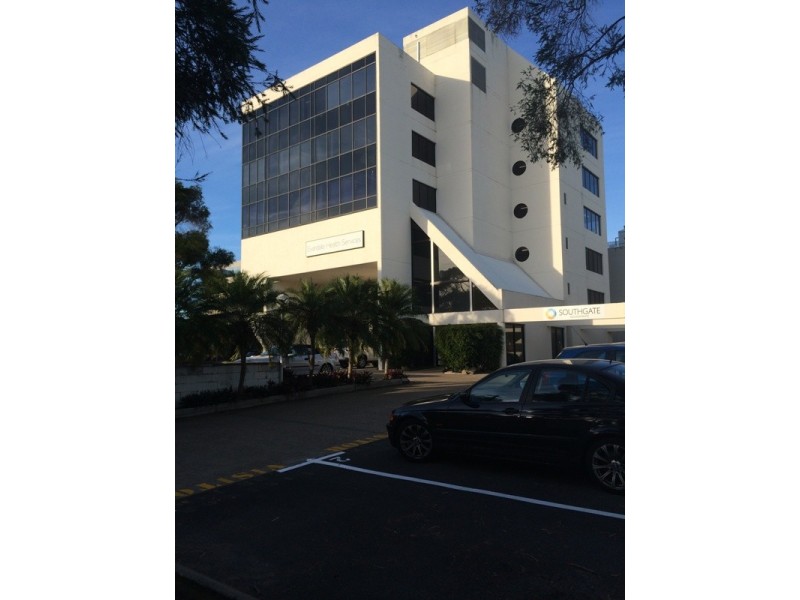 1/105 Upton Street, Bundall QLD 4217