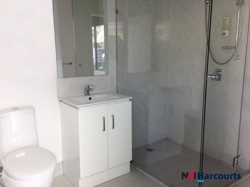 2/109 Upton Street, Bundall QLD 4217