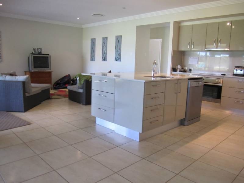 6 Stratford Park Drive, Pomona QLD 4568