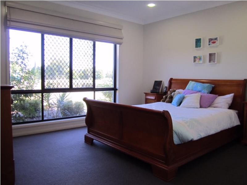 6 Stratford Park Drive, Pomona QLD 4568