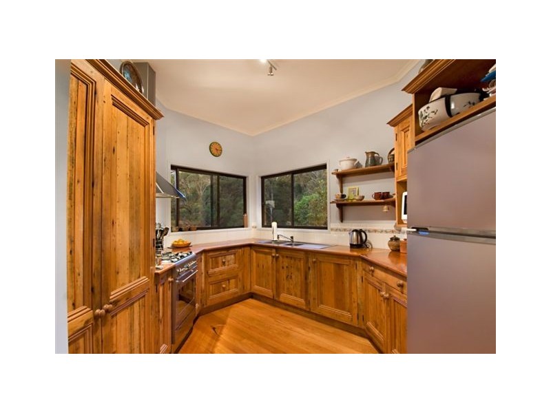 102 Coles Creek Road, Cooran QLD 4569