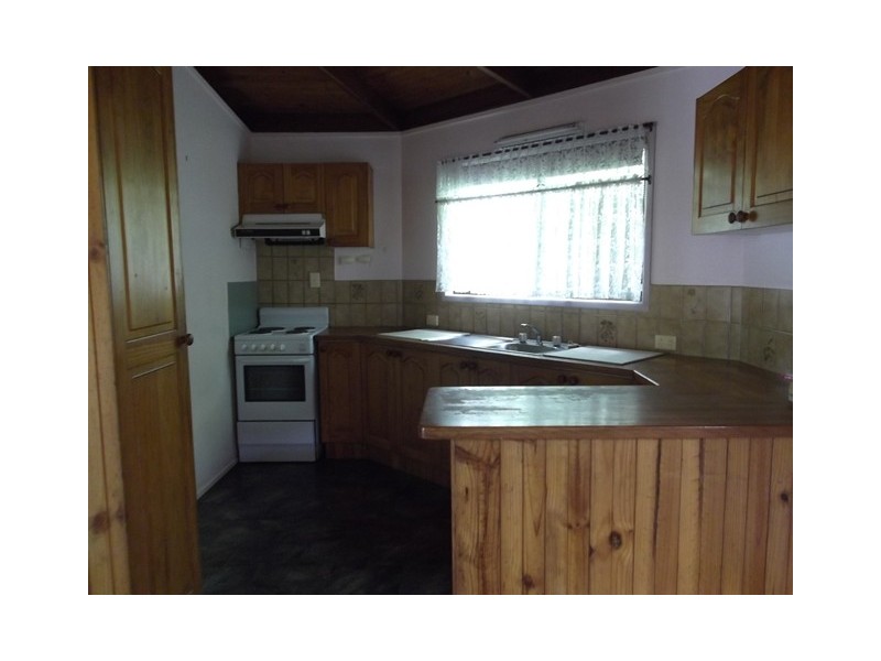 15 Monarch St, Carters Ridge QLD 4563