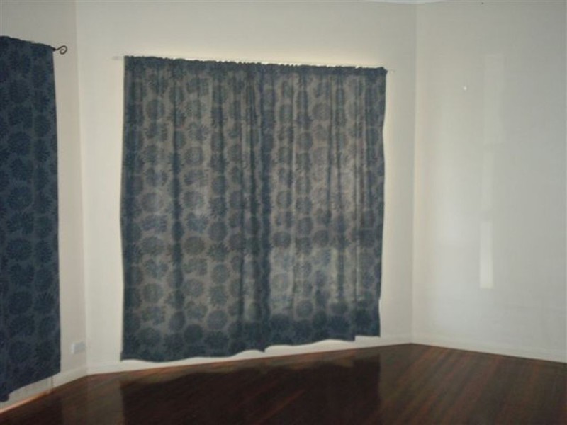 52 Queen St, Cooran QLD 4569