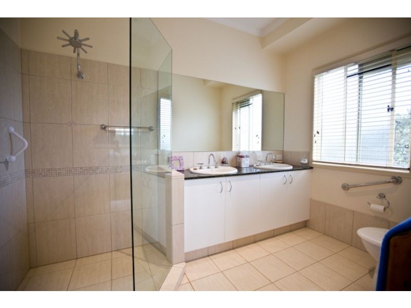 10 Stockman Court, Pomona QLD 4568