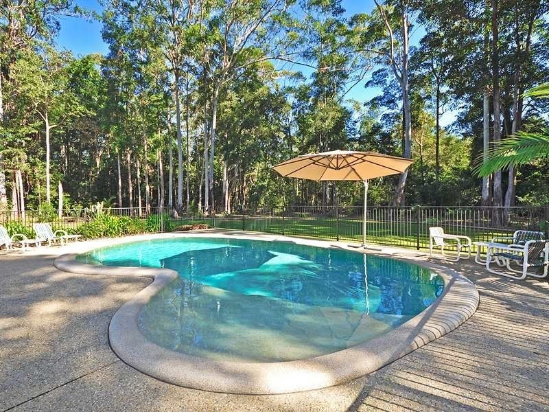 6 Palm Tree Court, Pomona QLD 4568