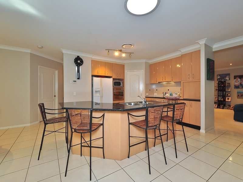 6 Palm Tree Court, Pomona QLD 4568