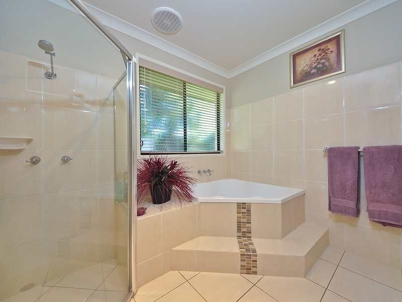 6 Palm Tree Court, Pomona QLD 4568