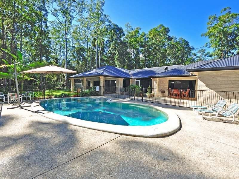 6 Palm Tree Court, Pomona QLD 4568