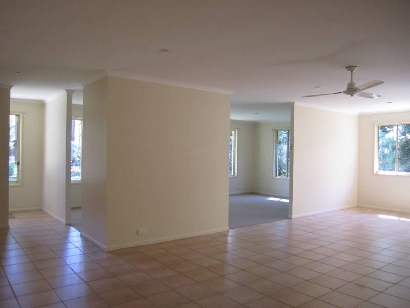 36  Mountain Street, Pomona QLD 4568