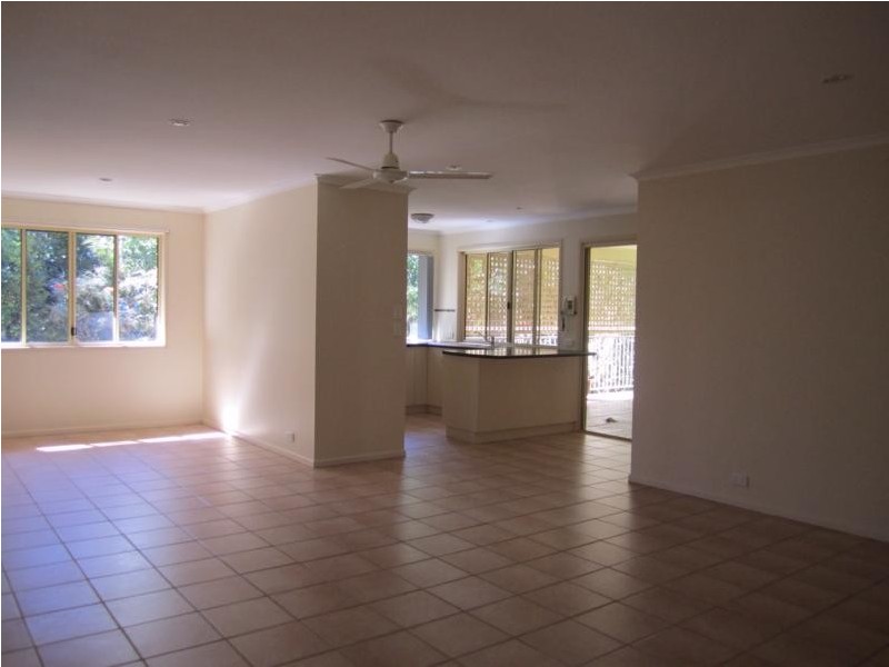 36  Mountain Street, Pomona QLD 4568