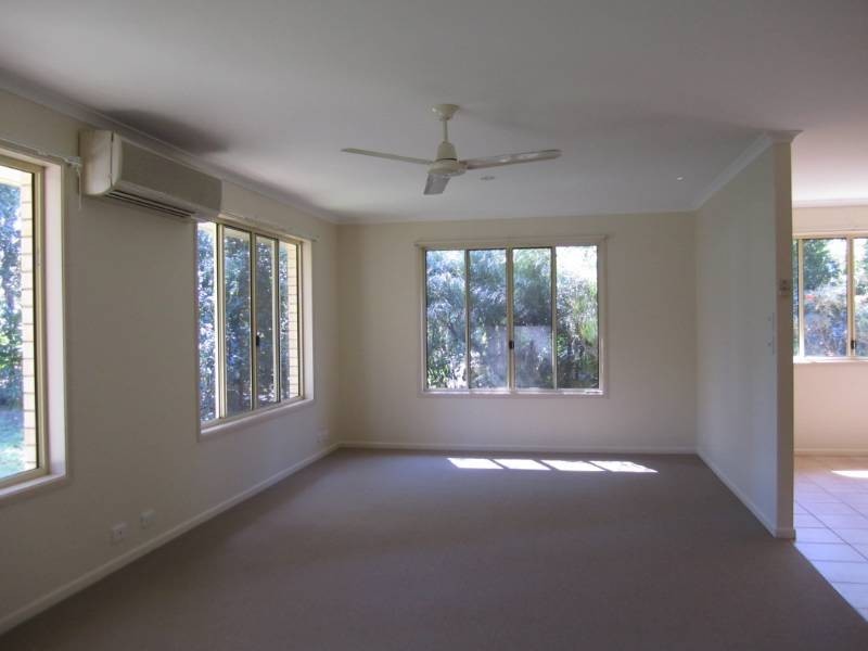 36  Mountain Street, Pomona QLD 4568