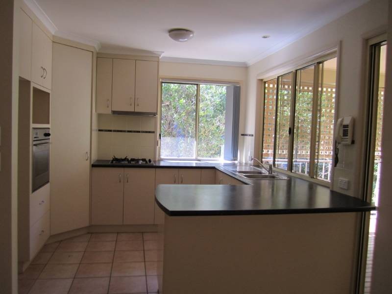 36  Mountain Street, Pomona QLD 4568