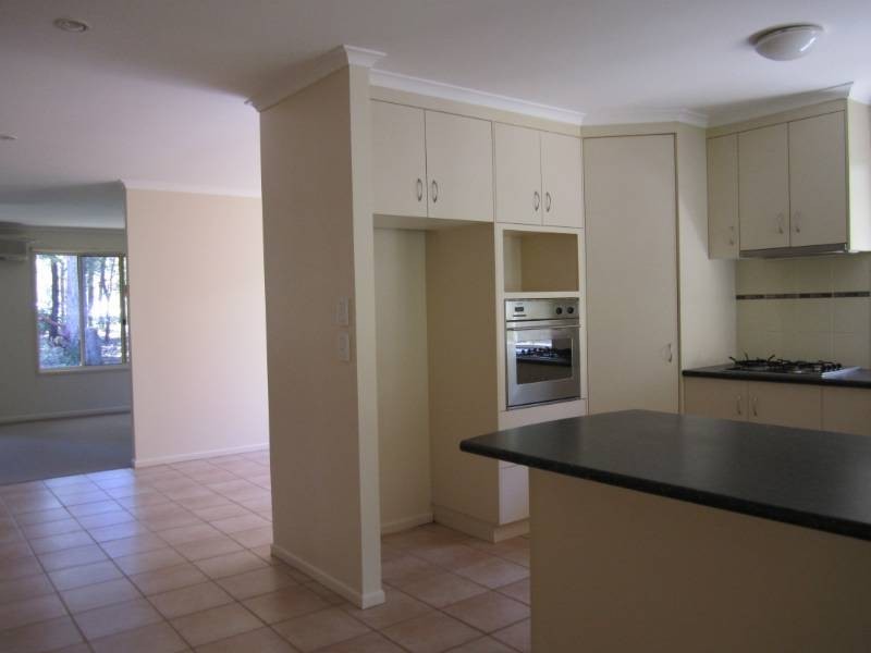 36  Mountain Street, Pomona QLD 4568