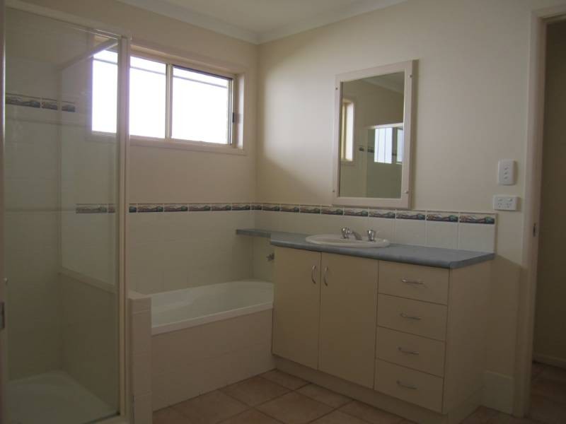 36  Mountain Street, Pomona QLD 4568