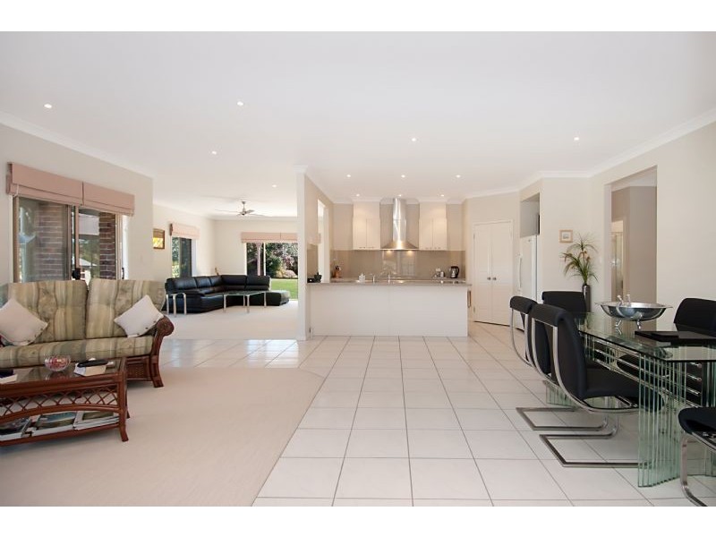 60 Orana Ave, Pomona QLD 4568