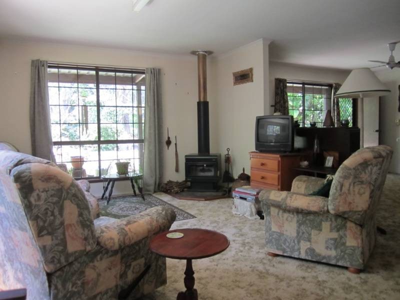 84 Summit Road, Pomona QLD 4568