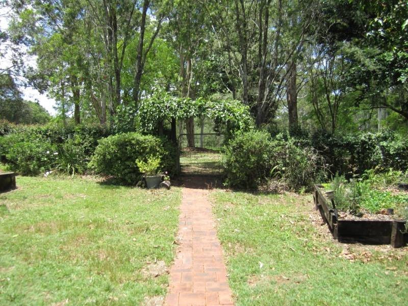 84 Summit Road, Pomona QLD 4568