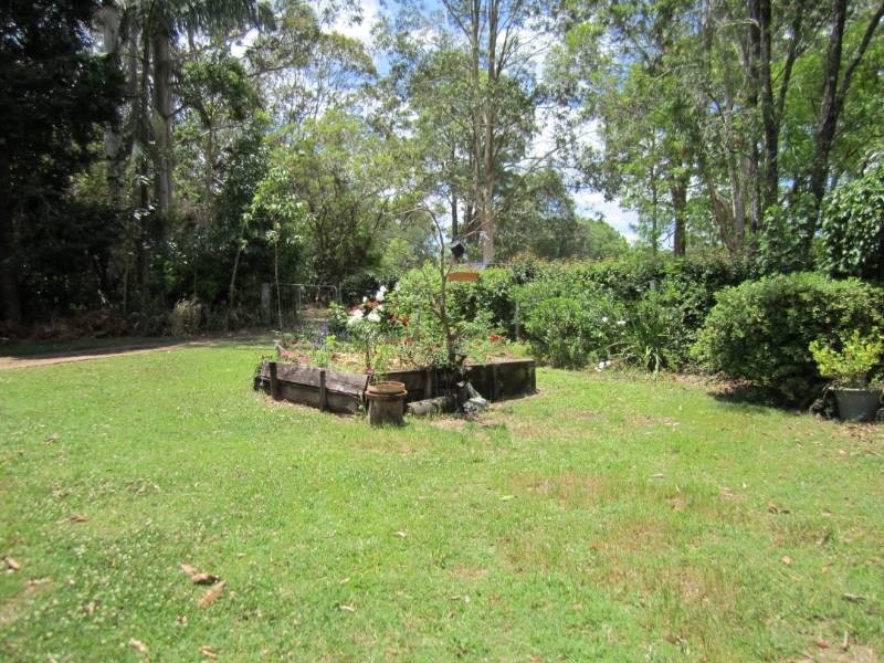 84 Summit Road, Pomona QLD 4568