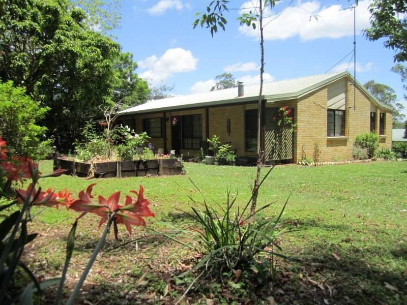 84 Summit Road, Pomona QLD 4568