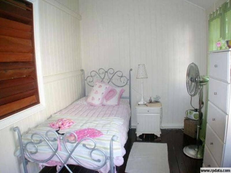 11 Station Street, Pomona QLD 4568