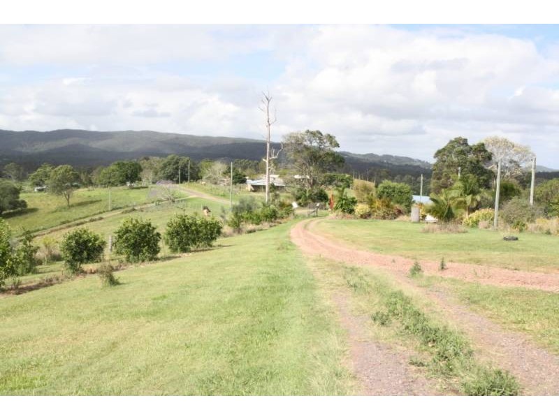 208 O’Rourkes, Traveston QLD 4570