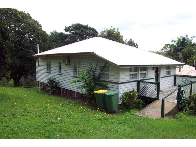 16 James, Cooran QLD 4569