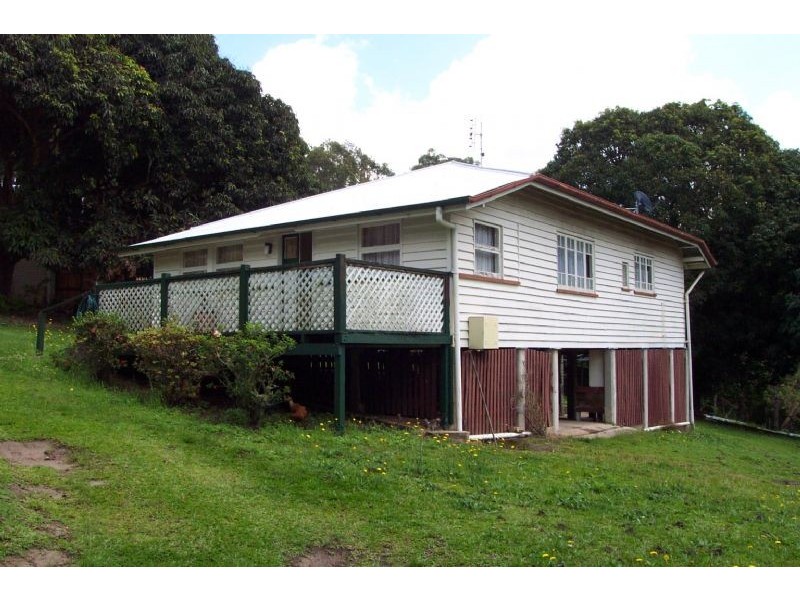 16 James, Cooran QLD 4569