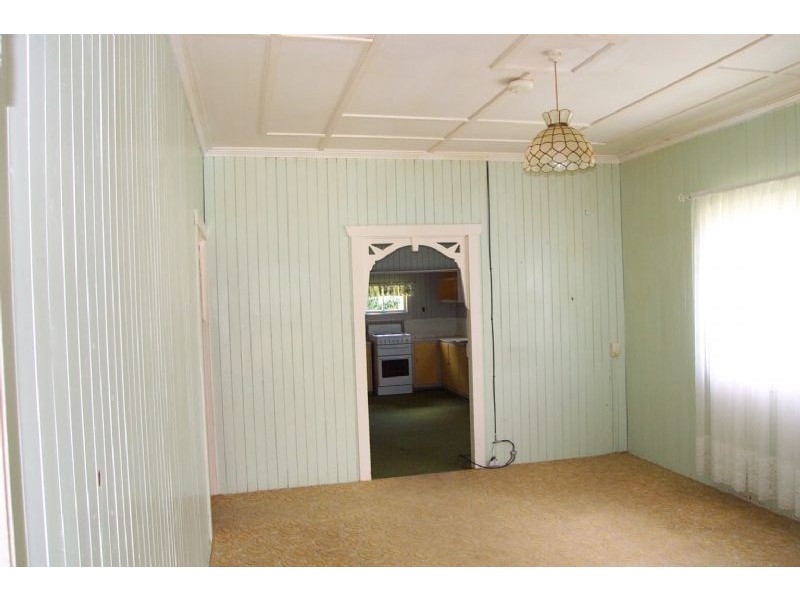 16 James, Cooran QLD 4569