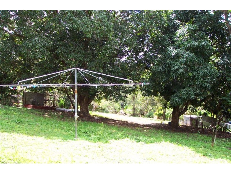 16 James, Cooran QLD 4569