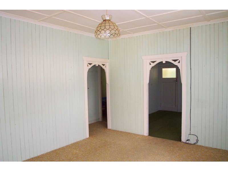 16 James, Cooran QLD 4569