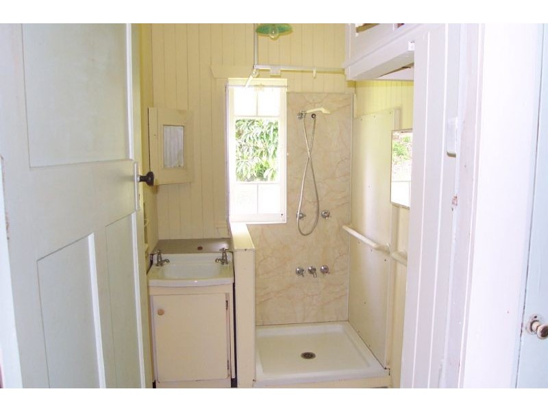 16 James, Cooran QLD 4569