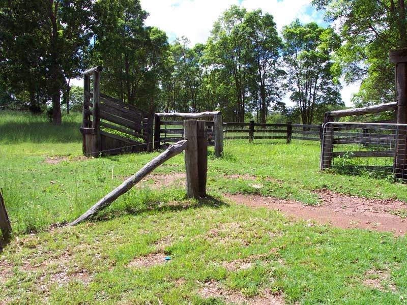 229 Traveston Road, Traveston QLD 4570