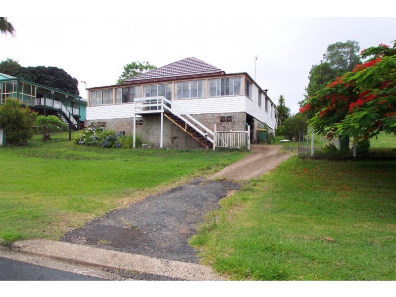 6 Red Street, Pomona QLD 4568