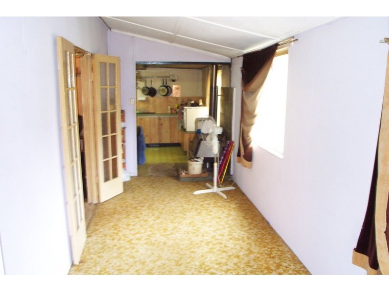 6 Red Street, Pomona QLD 4568