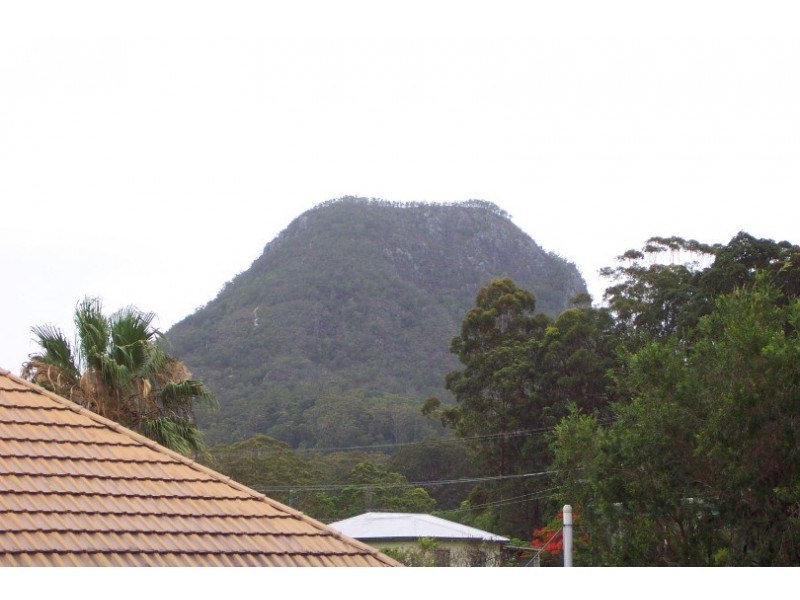 6 Red Street, Pomona QLD 4568