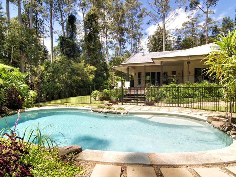 2 Palm Tree Court, Pomona QLD 4568